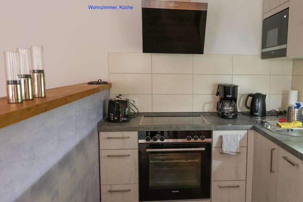 Freundliche Wohnung Mit Parkplatz Und Terrasse Нойбранденбург Екстер'єр фото